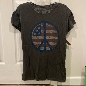 Junior’s Peace Sign T-Shirt - Size XXL - NEW WITH TAGS!